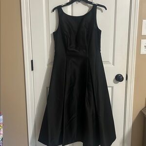 Adrianna Papell Elegant Black Garment